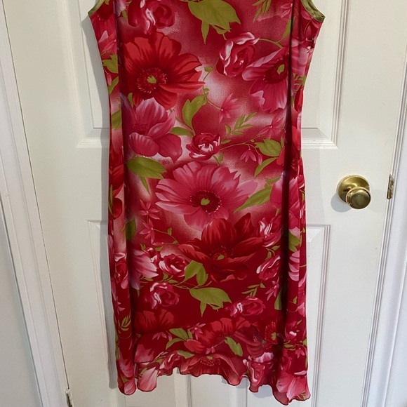 Beautiful mid length dress - Picture 2 of 2